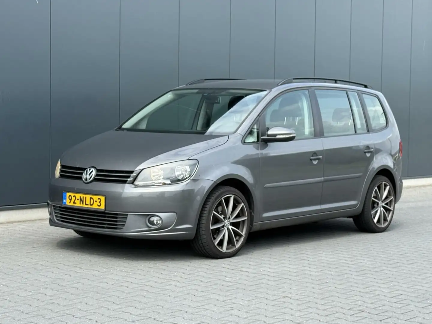 Volkswagen Touran 1.6 TDI Trendline BlueMotion 7-Persoons - Nette Au Grijs - 1