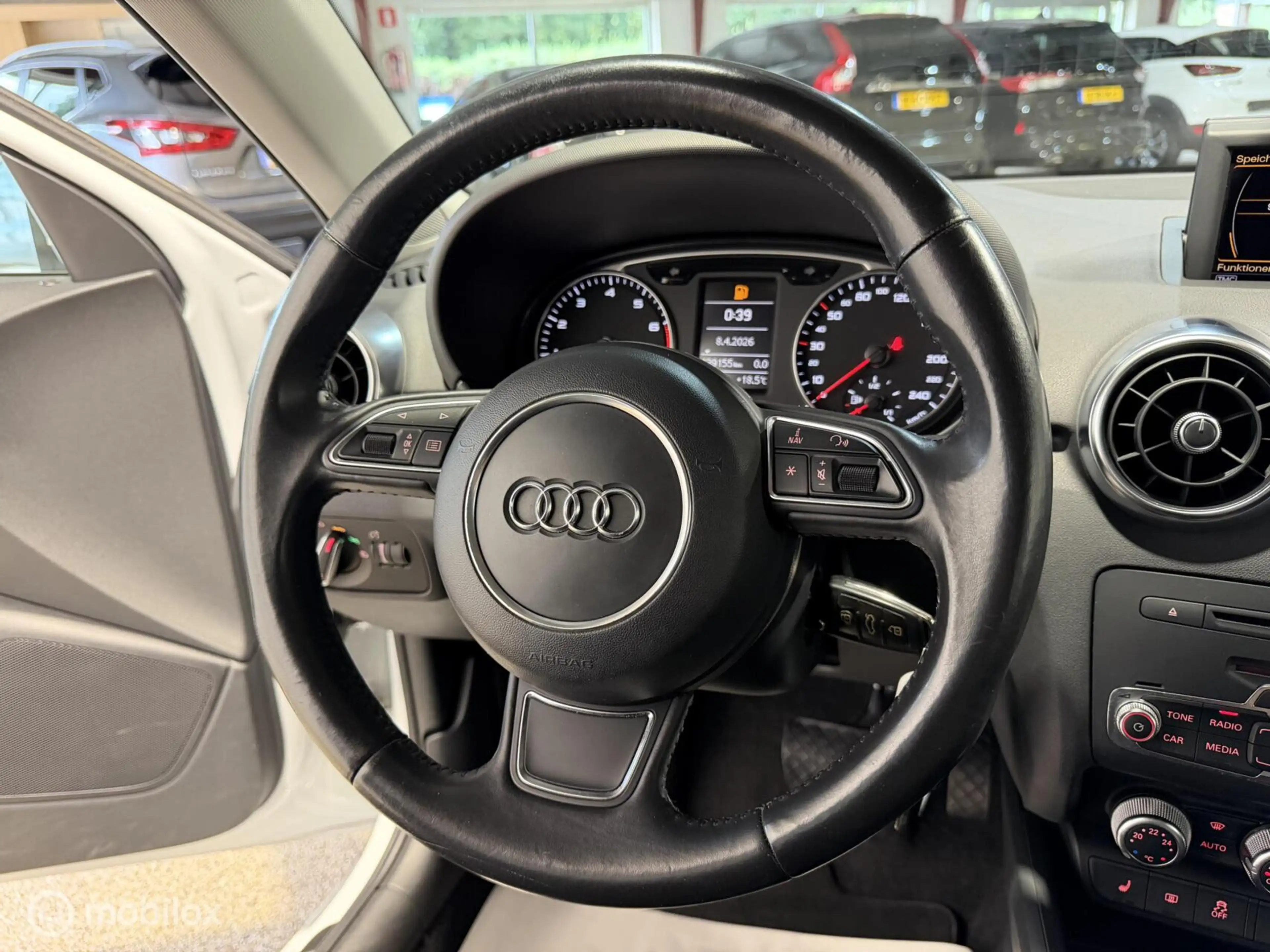 Audi A1 Sportback 1.4 TFSI Pro Line S AUT/CLIMA/LEDER/PDC — photo 5