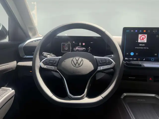 Volkswagen T-Roc view 12