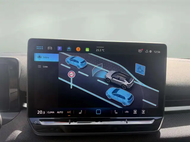 Volkswagen T-Roc view 22