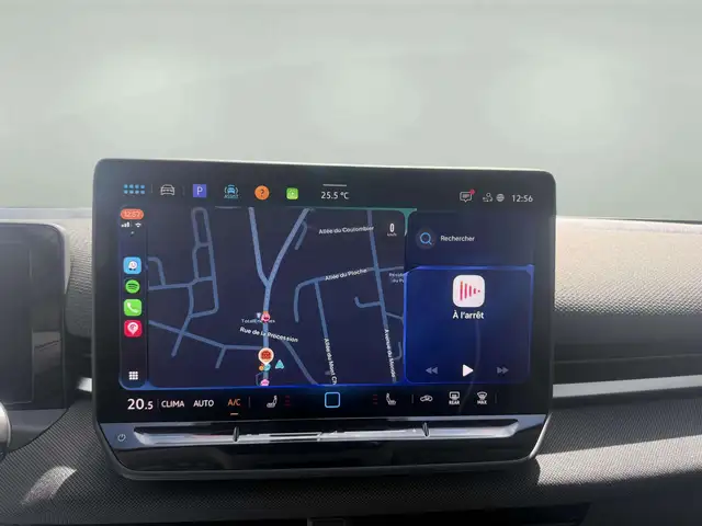 Volkswagen T-Roc view 23