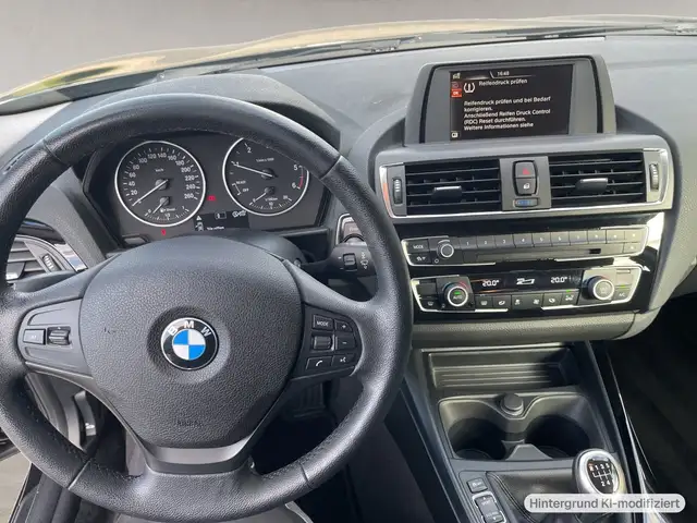 BMW 1 Series view 15