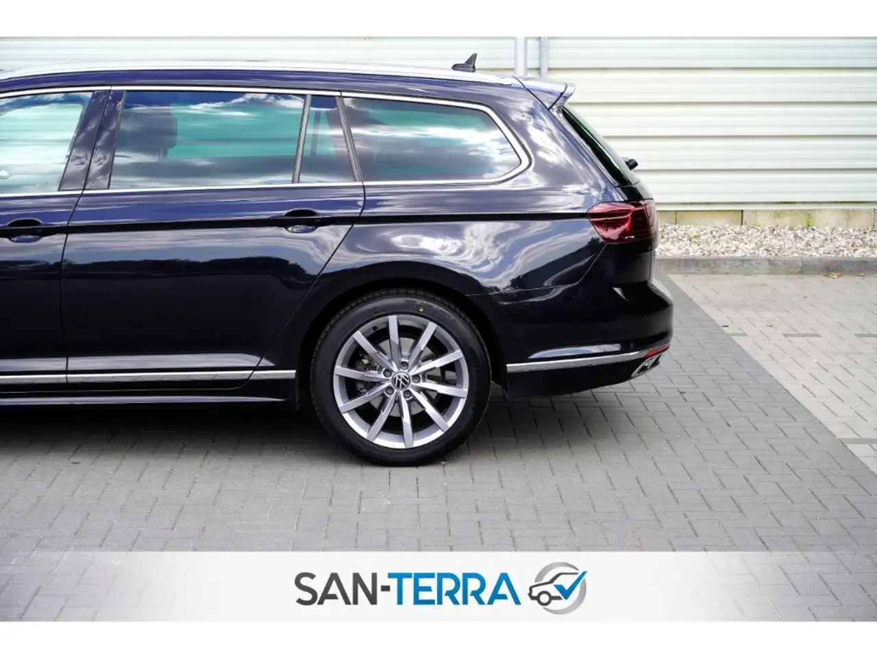 2021 Volkswagen Passat R-LINE 4M KAMERA*LEDER*KLIMAAUT*SHZ*MULTI-LENKRAD*, photograph 12