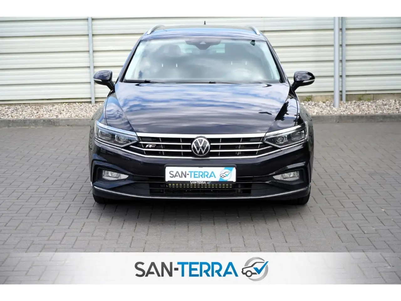 2021 Volkswagen Passat R-LINE 4M KAMERA*LEDER*KLIMAAUT*SHZ*MULTI-LENKRAD*, photograph 4