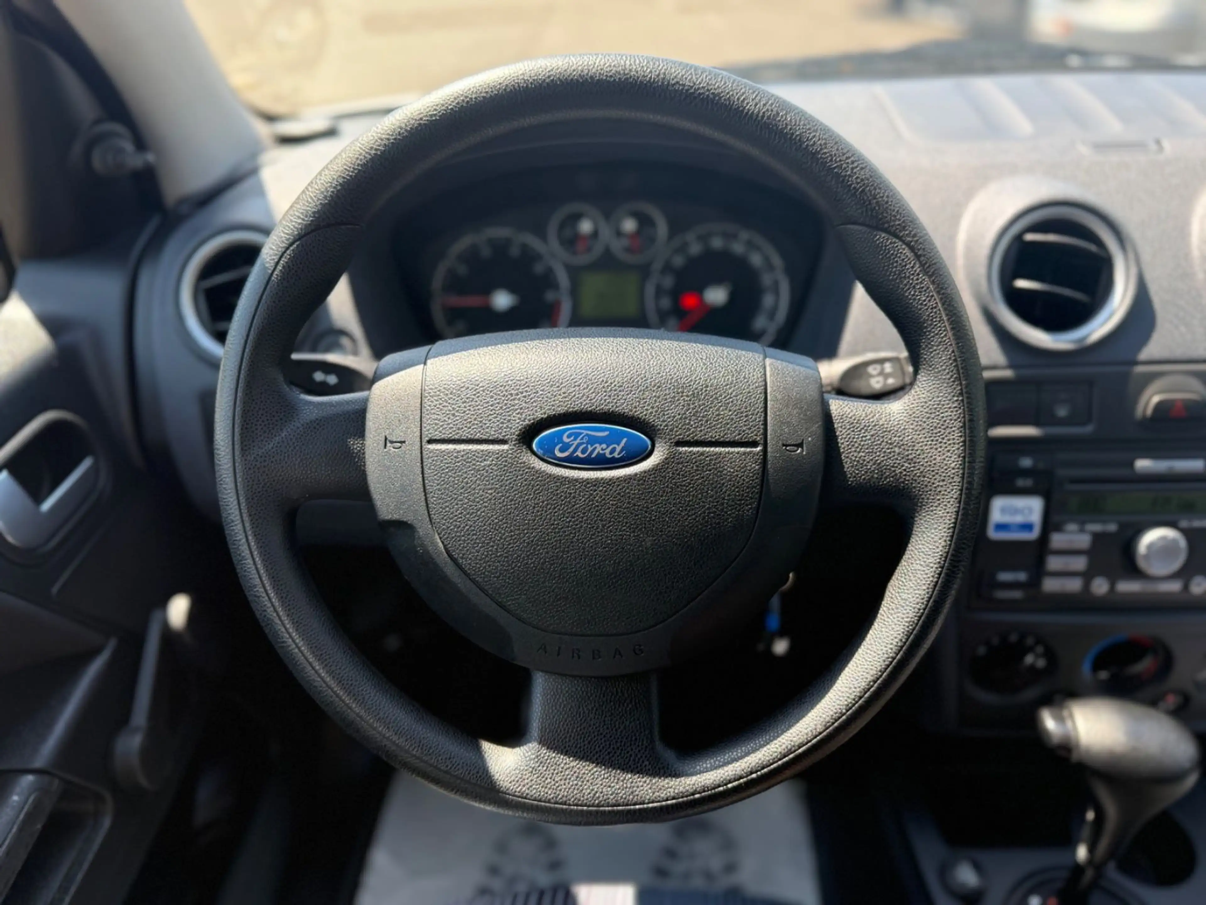 Ford Fusion Fun! TÜV NEU! Automatik! Wenig KM! — photo 13