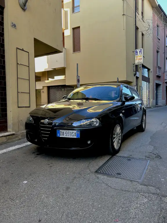 Alfa Romeo 147 2006 из Европы — купить под ключ