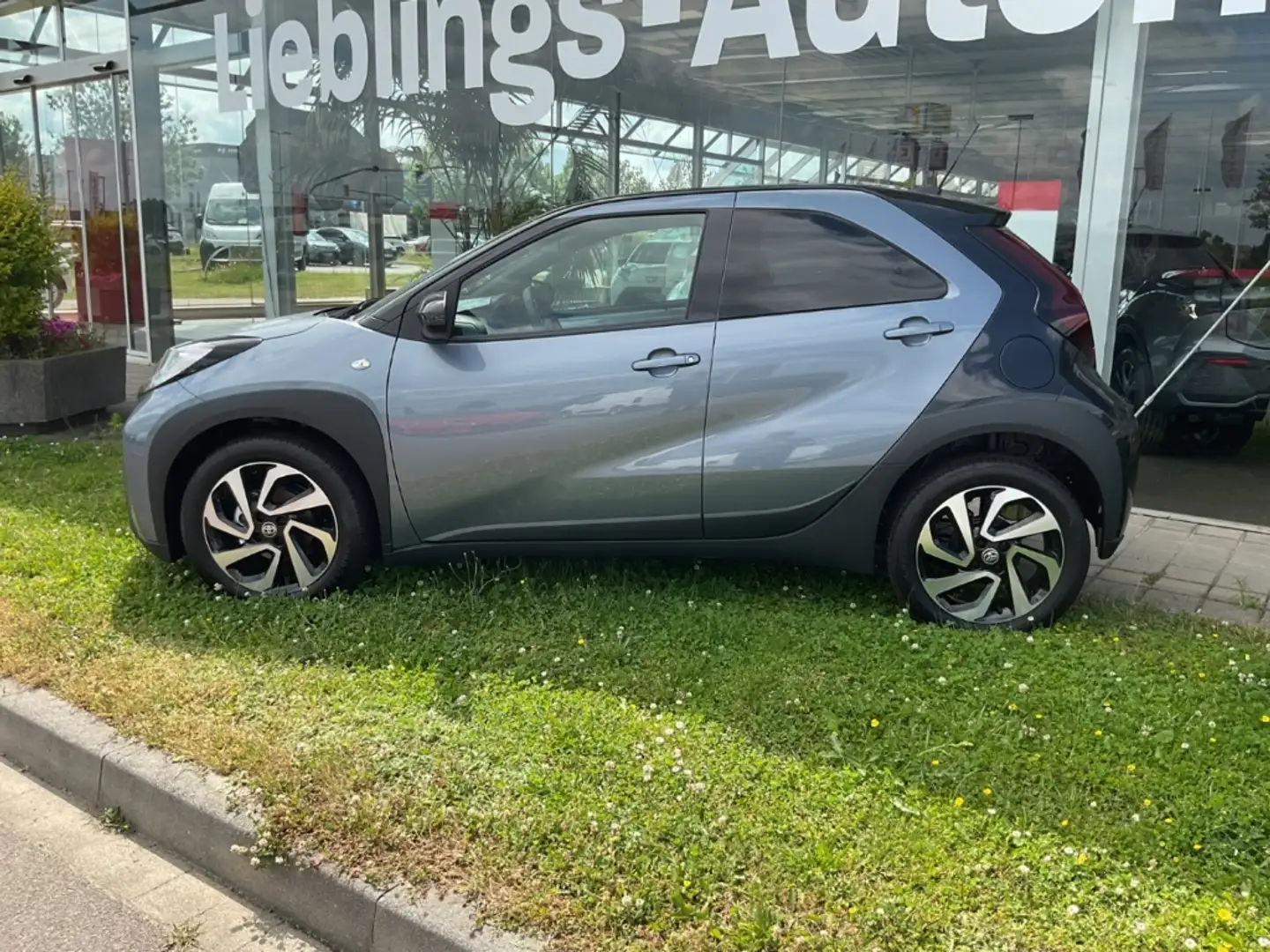 Toyota Aygo X Teamplayer *ACC*CarPlay*CAM*SHZ*Bi-Tone* Gris - 2