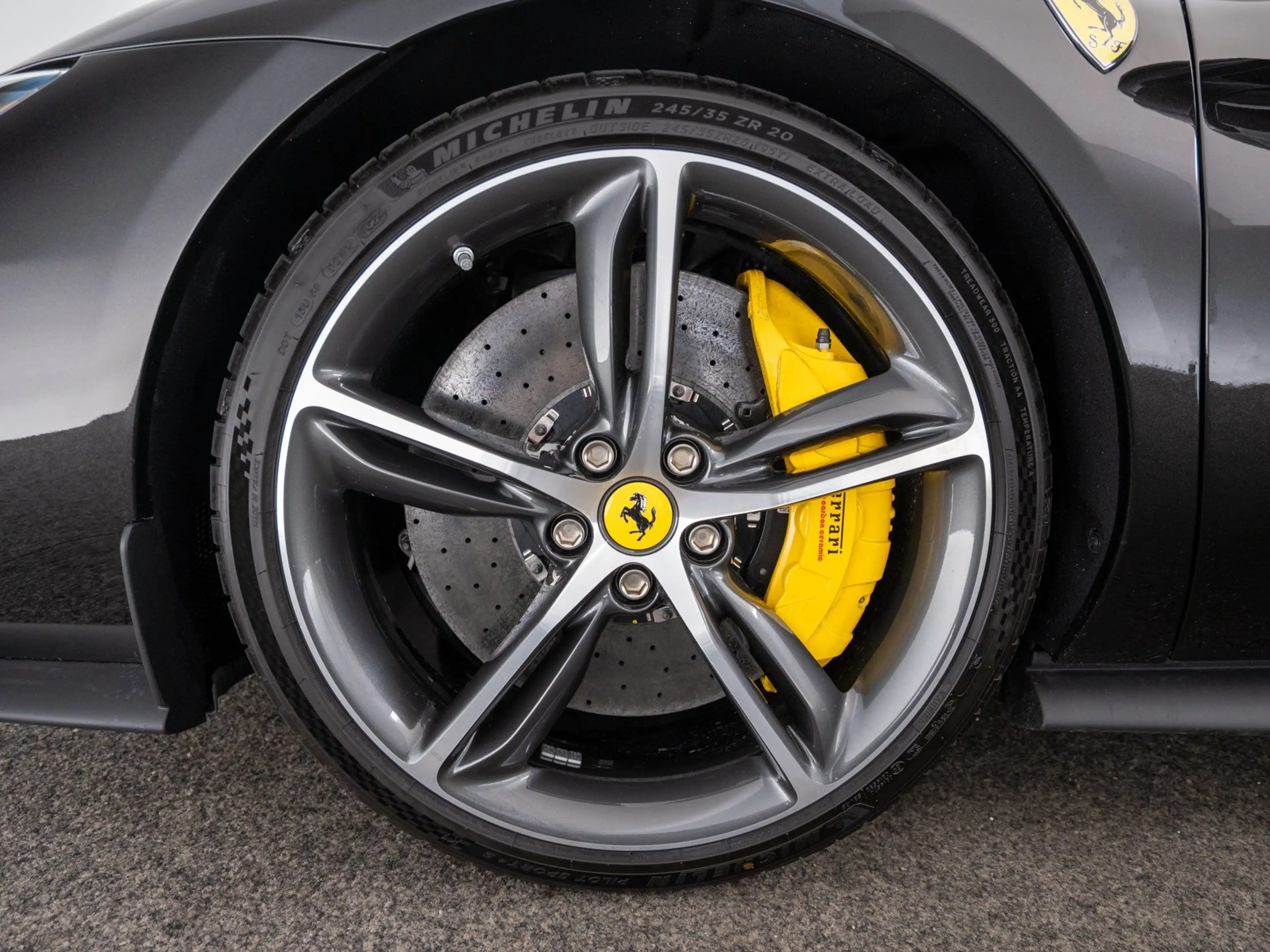 Ferrari 296 GTS — photo 12