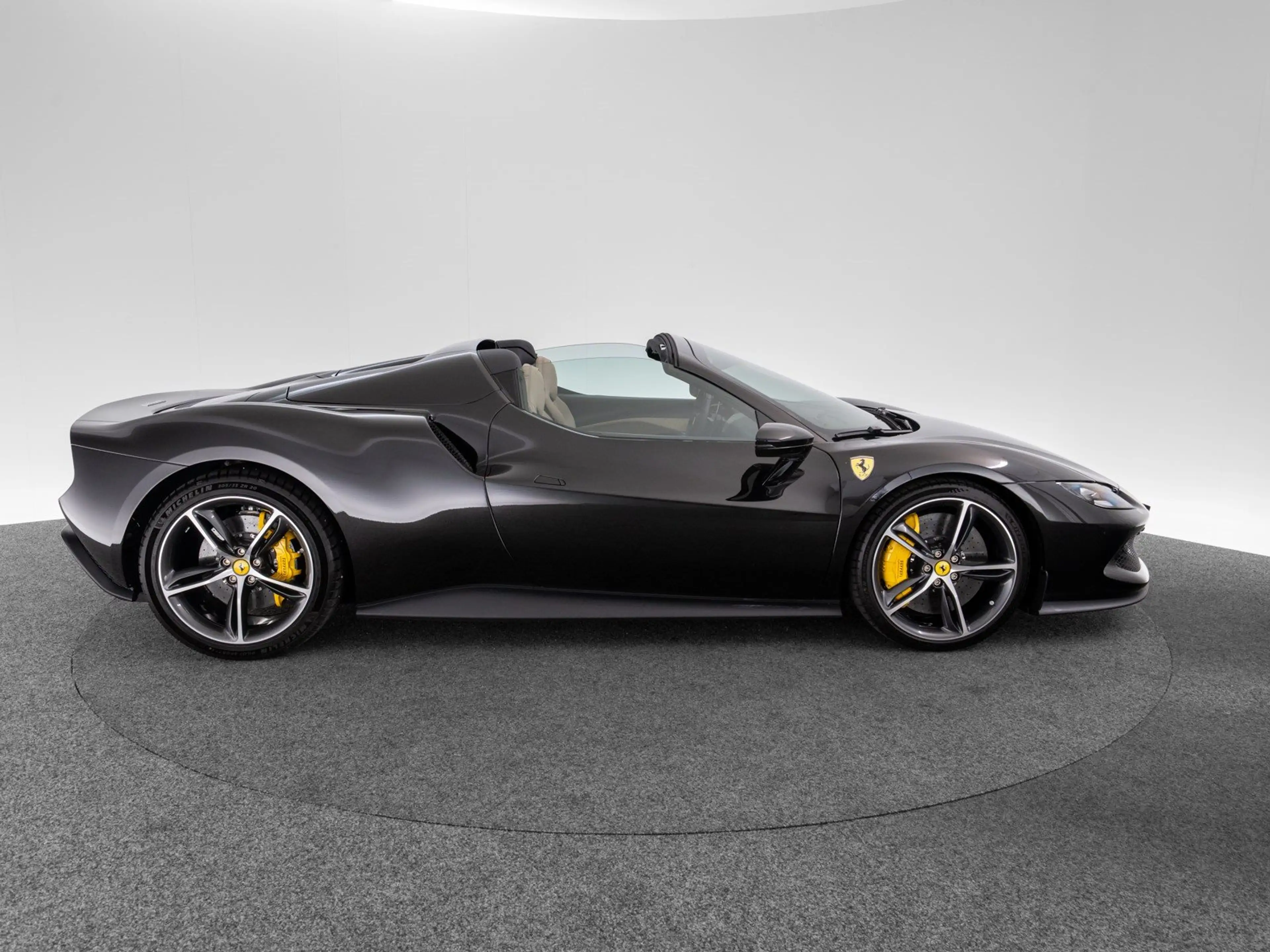 Ferrari 296 GTS — photo 7