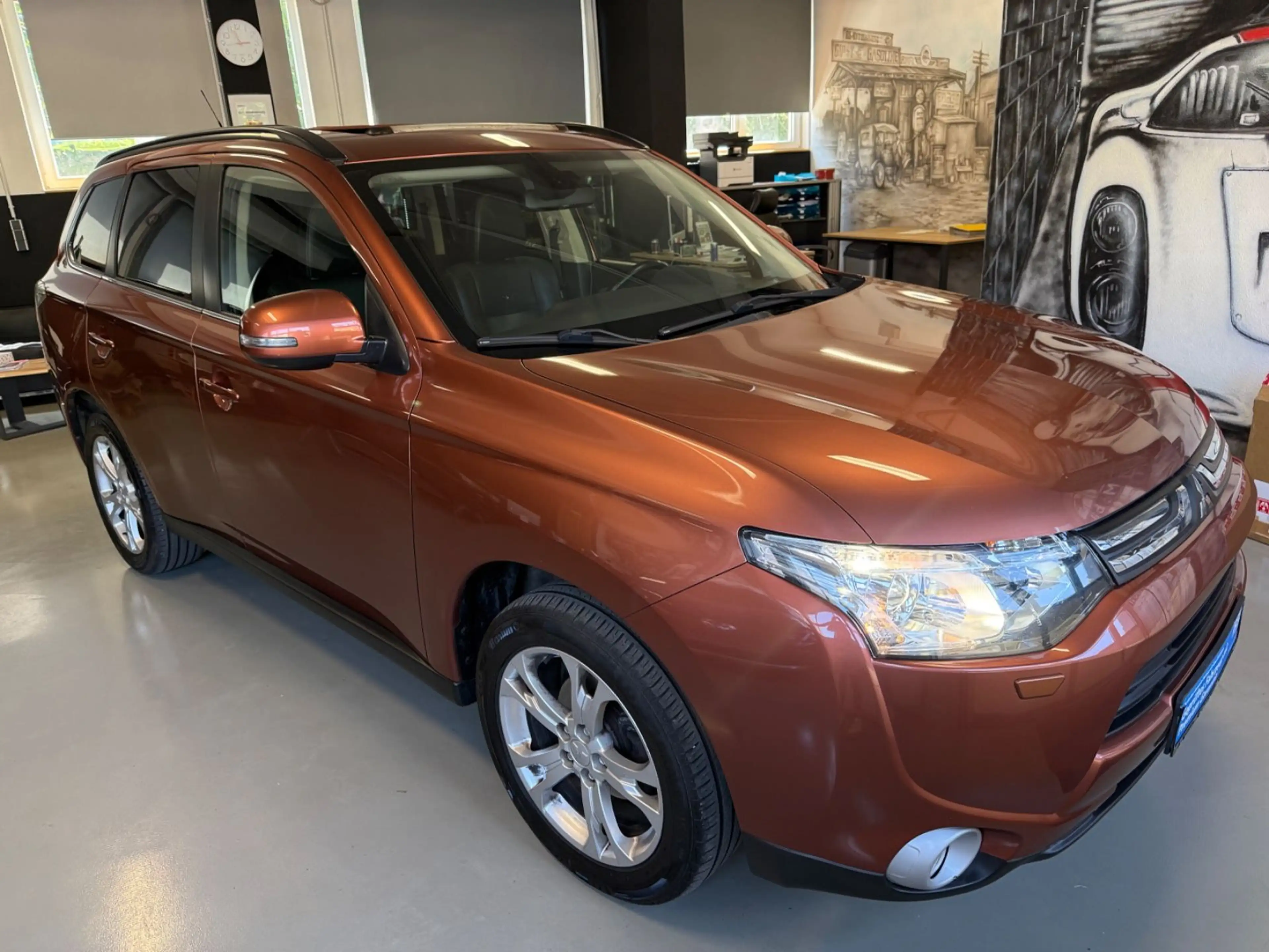 Mitsubishi Outlander 2.2 DI- 4WD 1HAND AHK XENON RKM 7 SITZ — photo 3
