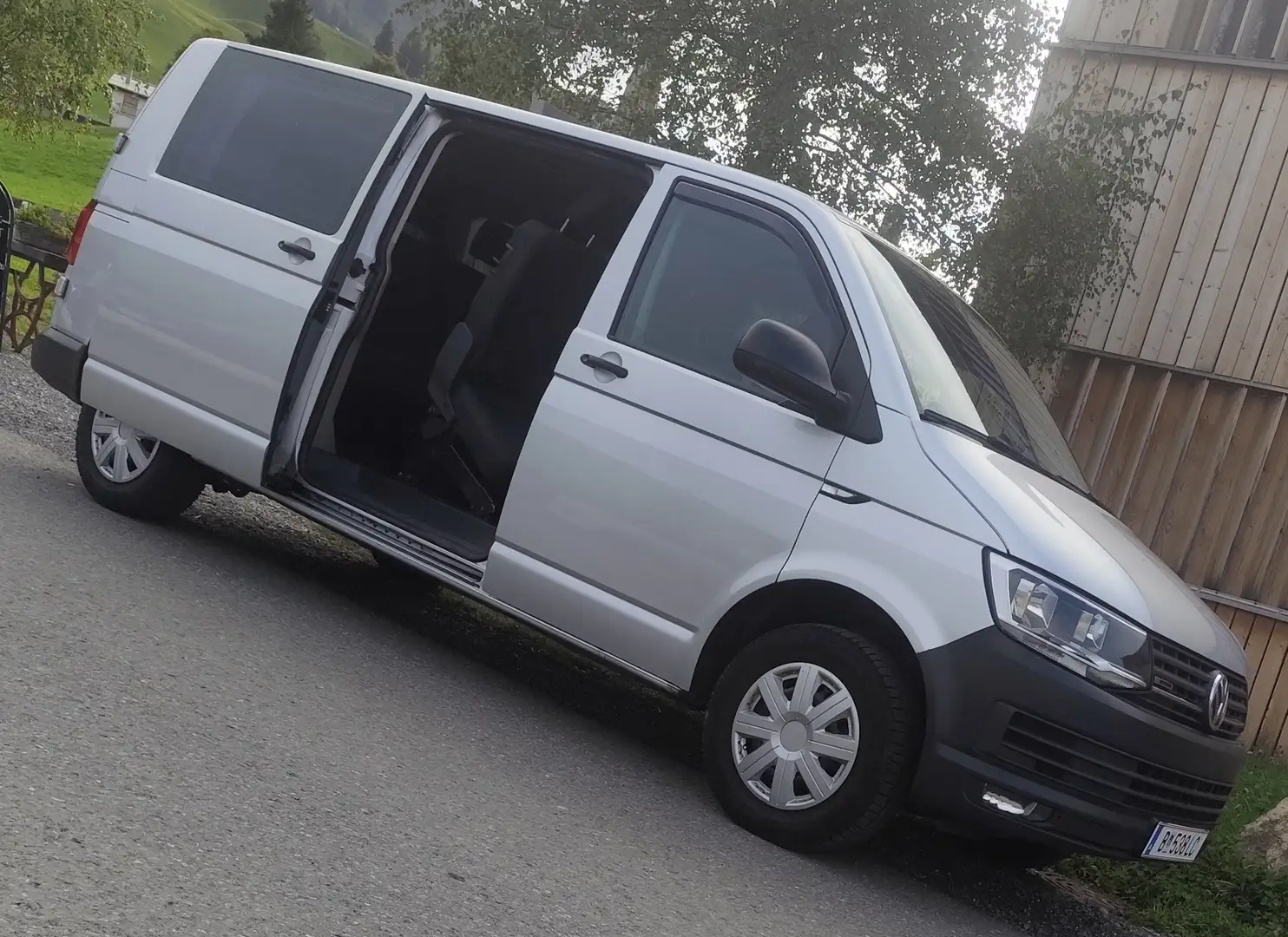 Volkswagen T6 Caravelle Caravelle KR Trendline 2,0 TDI 4Motion BMT Silber - 1