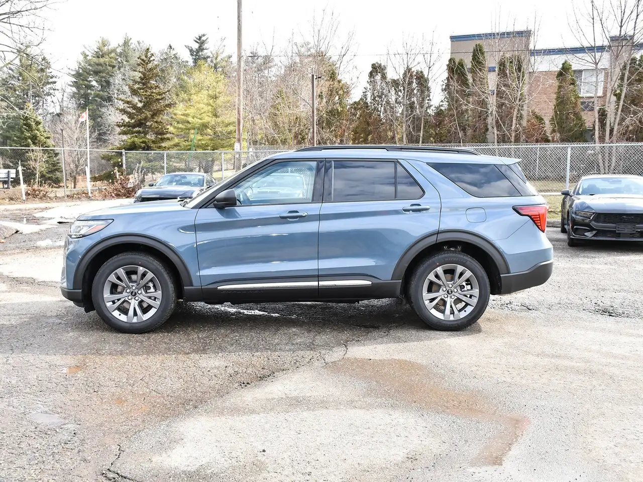 Ford Explorer снимка Ford Explorer