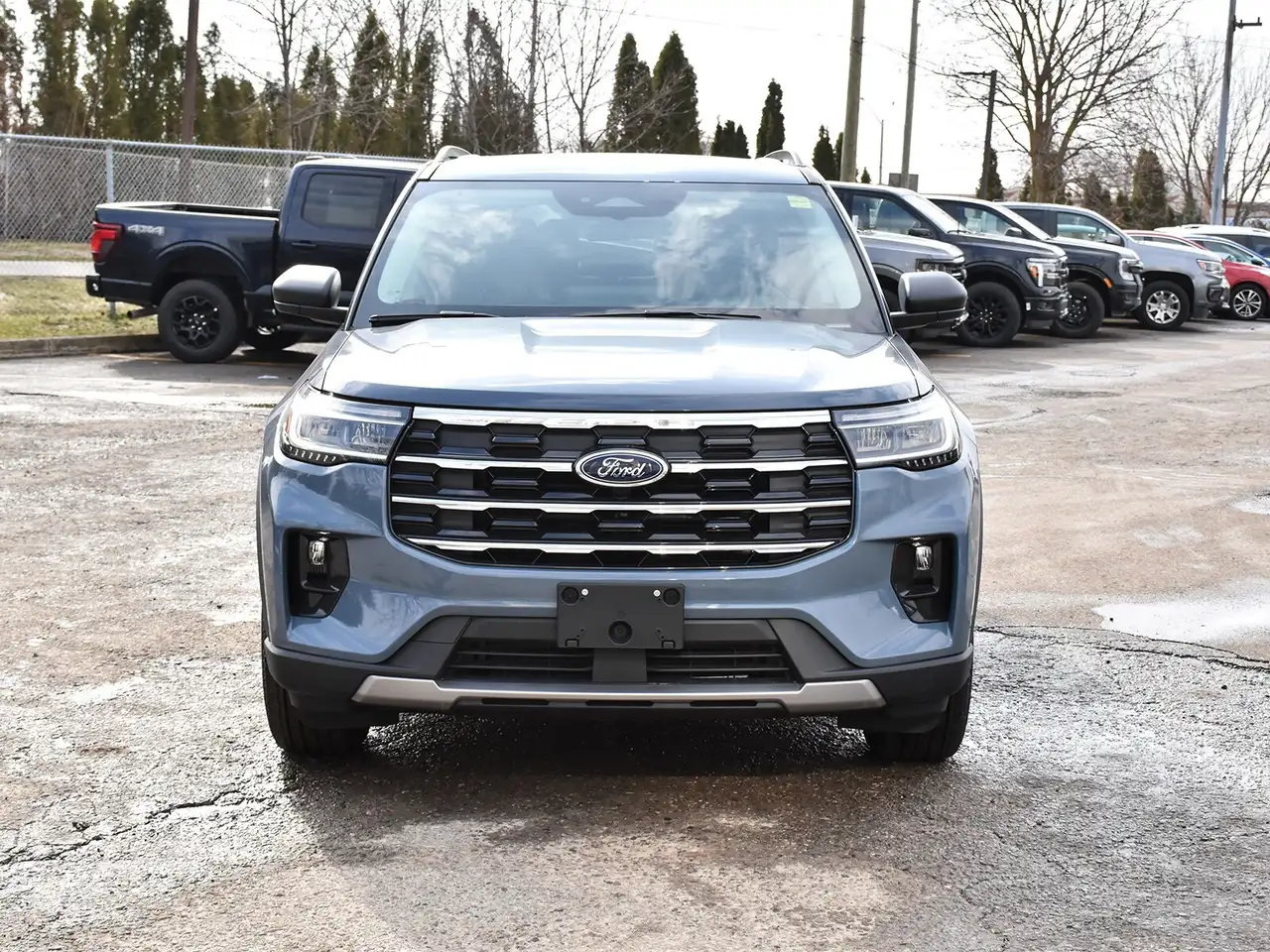 Ford Explorer снимка Ford Explorer