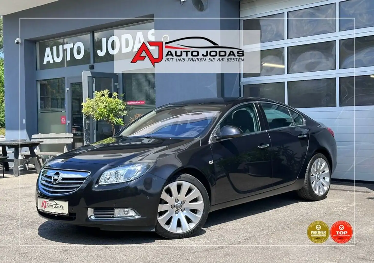 Opel Insignia 2.0 Turbo Cosmo Aut. **Händlerfahrzeug** Schwarz - 1