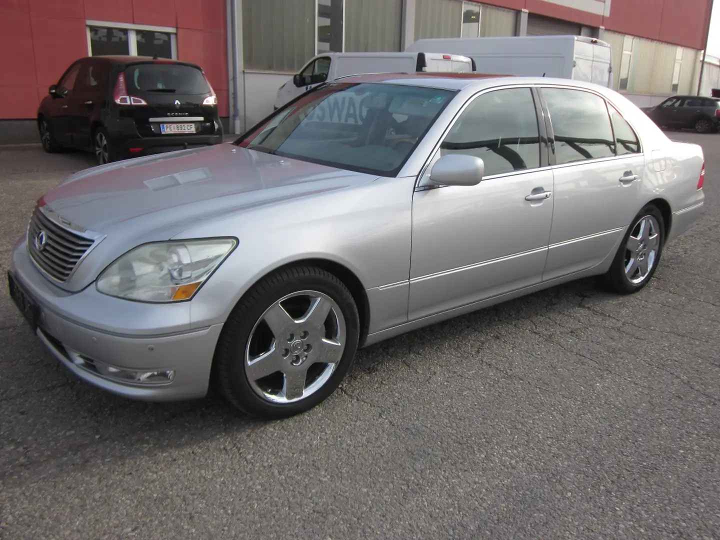 Lexus LS 430 LS 430 Executive Aut. Executive Silber - 1