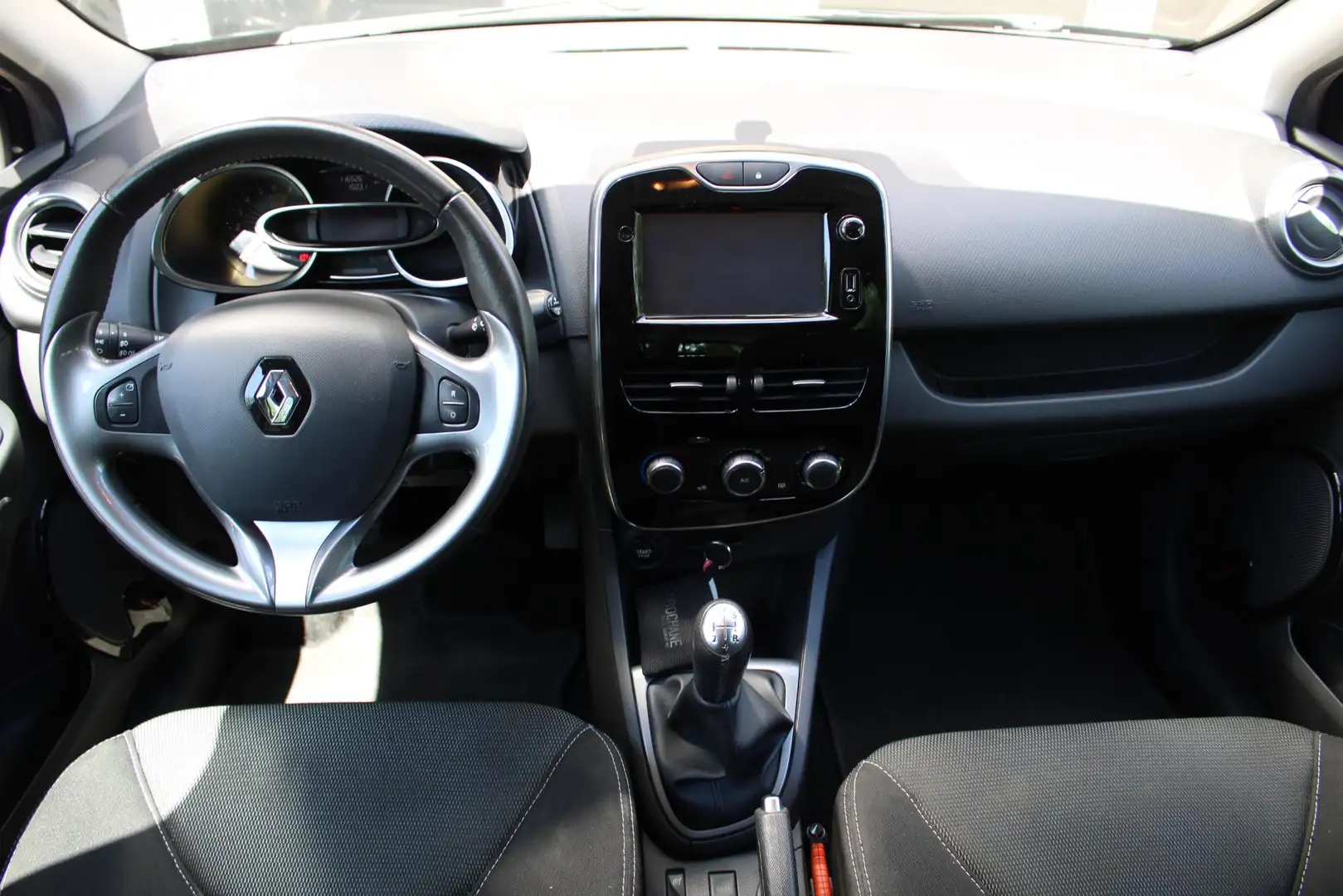 Renault Clio Estate 0.9 TCe Night&Day | Cruisecontrol | Airco | Zwart - 2