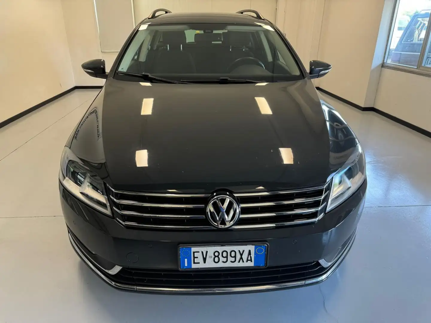Volkswagen Passat Var. 1.6 TDI BlueMotion Tech. Grigio - 2