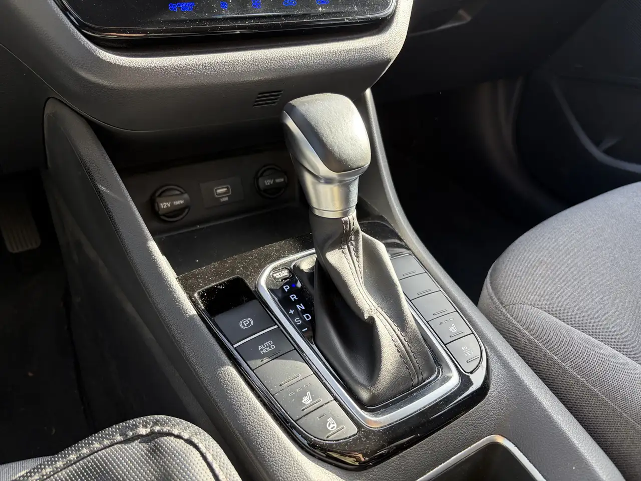 Hyundai IONIQ снимка Hyundai IONIQ