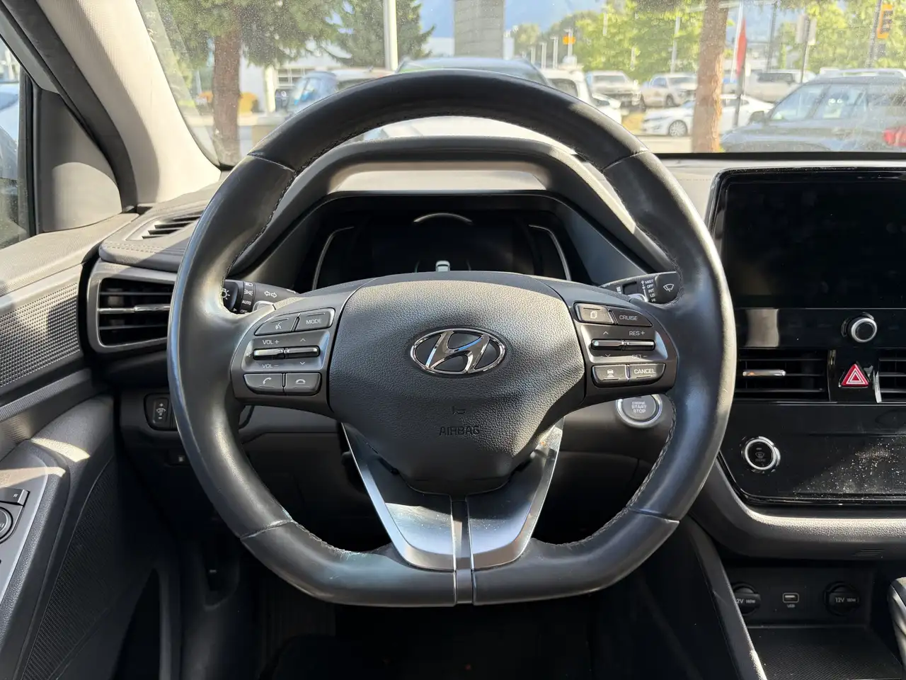 Hyundai IONIQ снимка Hyundai IONIQ