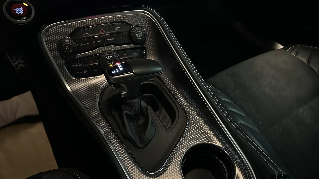 Dodge Challenger 2022 — фото 15