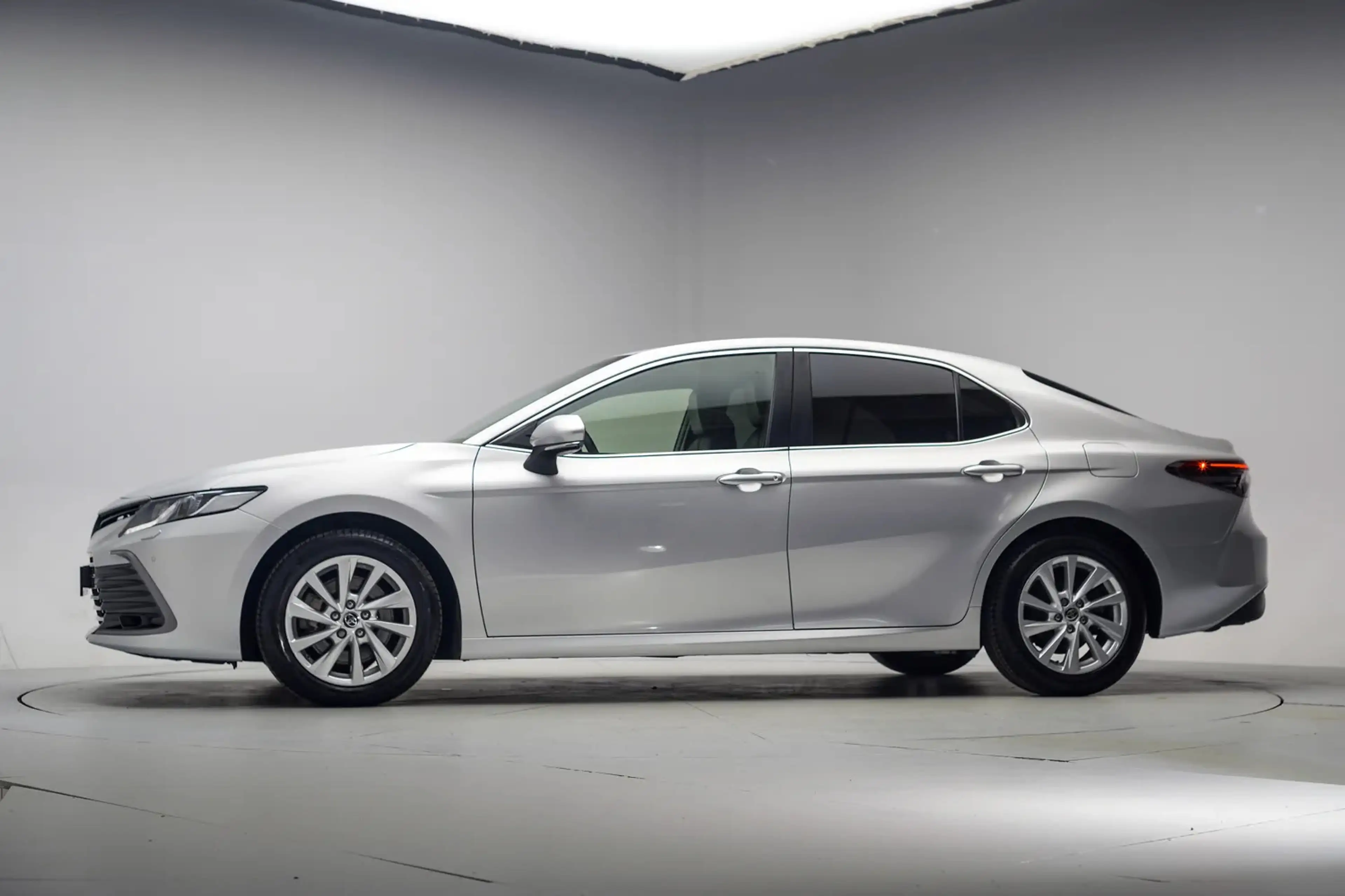 Toyota Camry 2.5 Hybrid Comfort [ LED Leder Stoelverwarming Cam — photo 2
