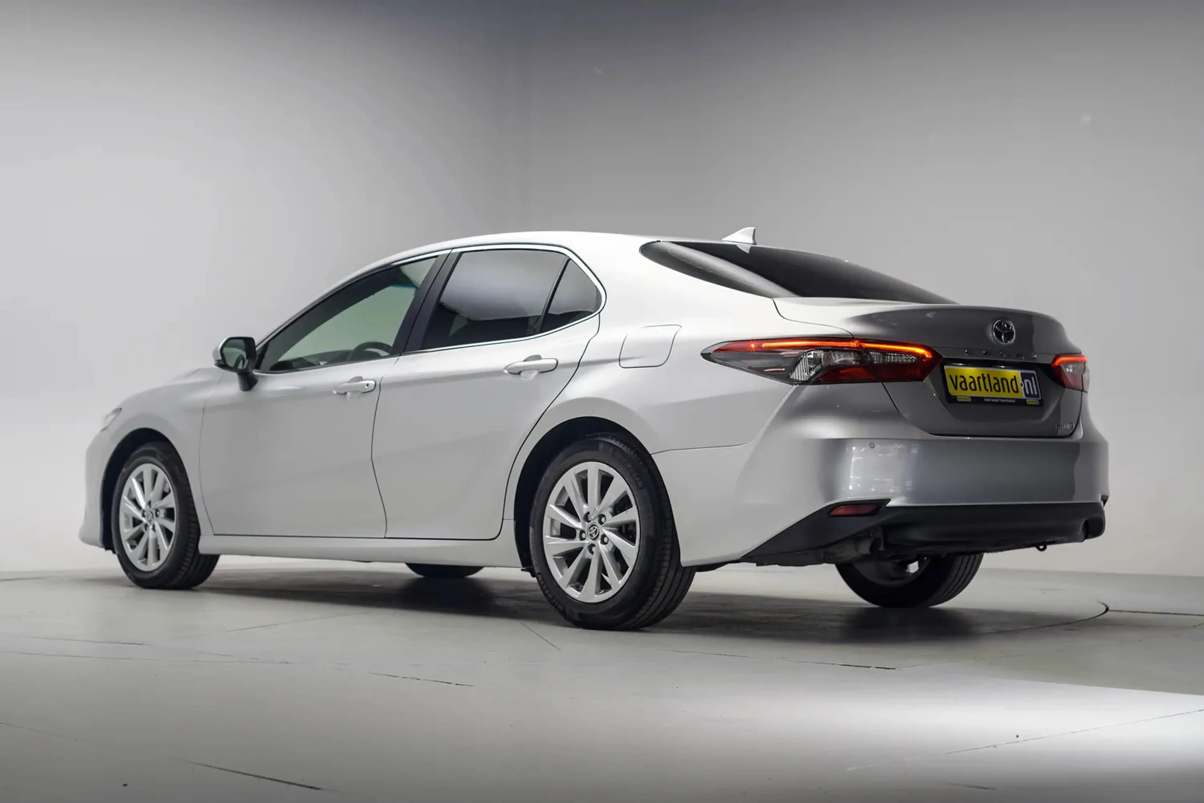 Toyota Camry 2.5 Hybrid Comfort [ LED Leder Stoelverwarming Cam — photo 3