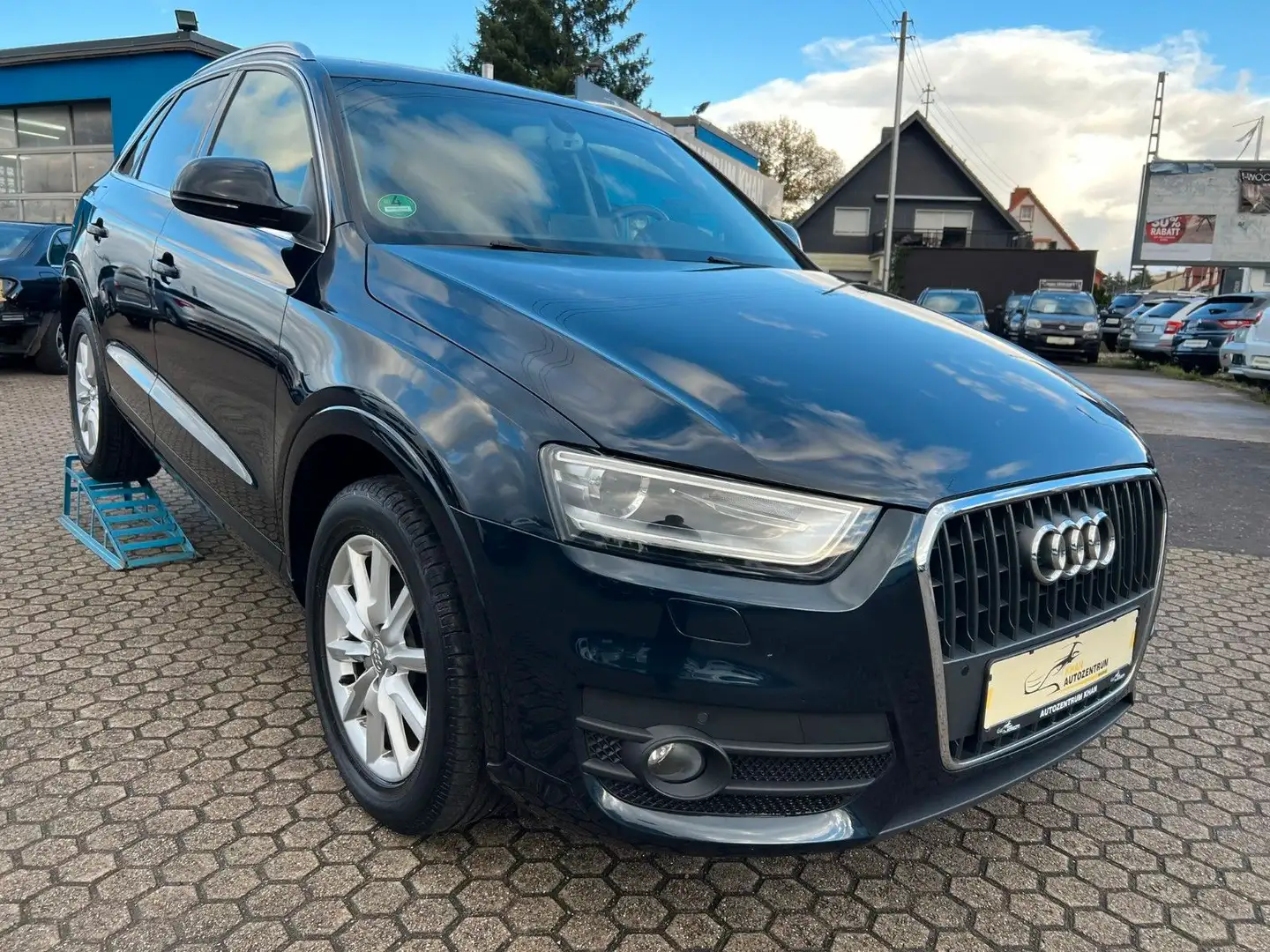 Audi Q3 2.0 TDI quattro BIXEN/AHK/NAVI/SHZ Bleu - 1