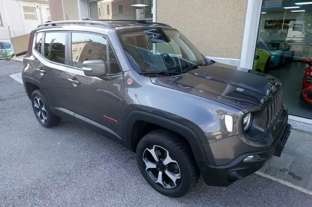 Jeep Renegade view 7