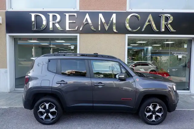 Jeep Renegade view 6