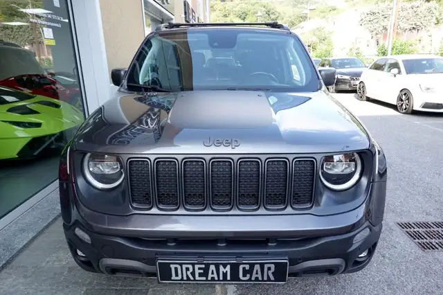 Jeep Renegade view 8