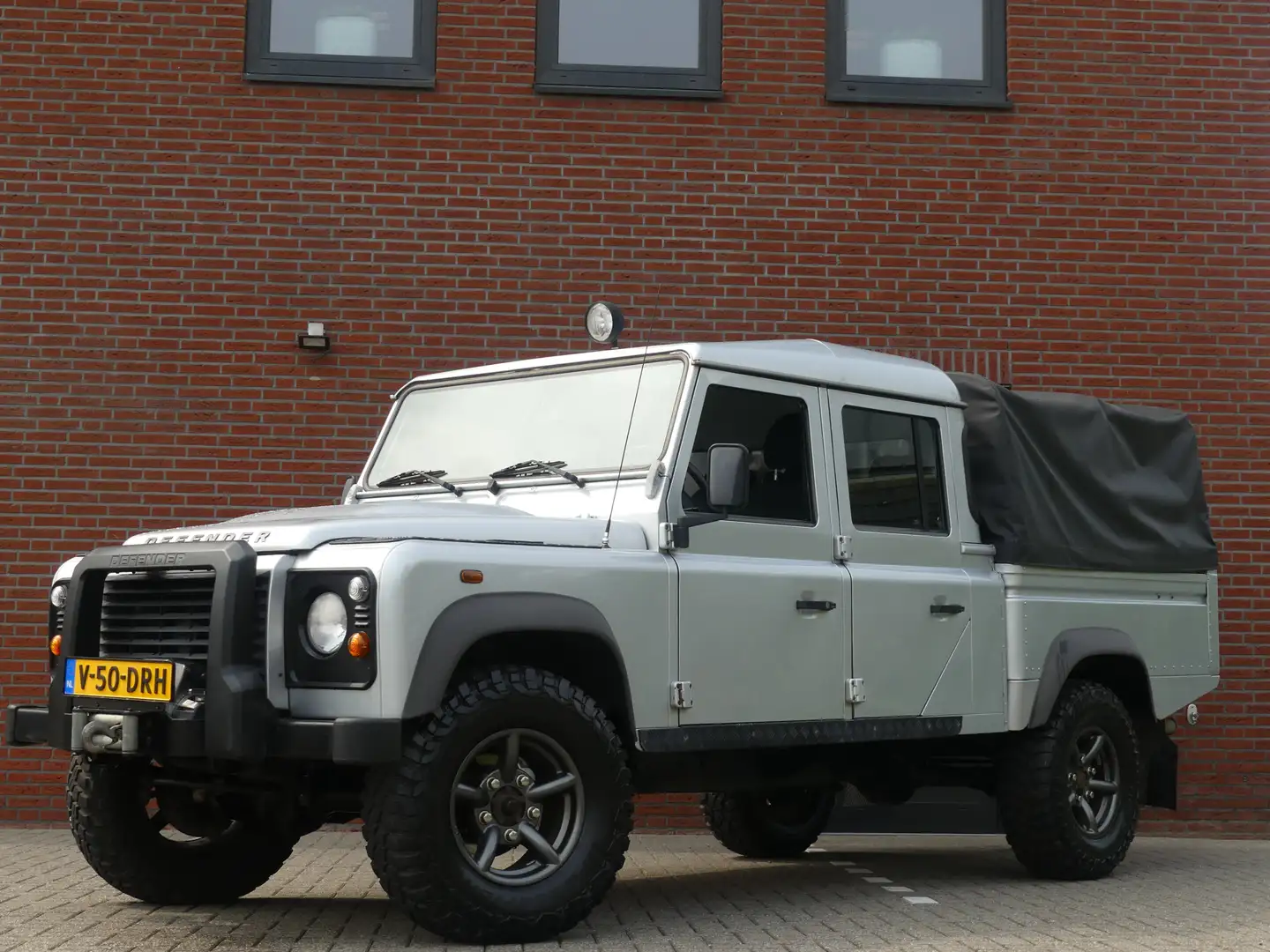 Land Rover Defender 2.2 D 130" E Crew Cab EURO 6 5 Persoons Airco Grijs - 1