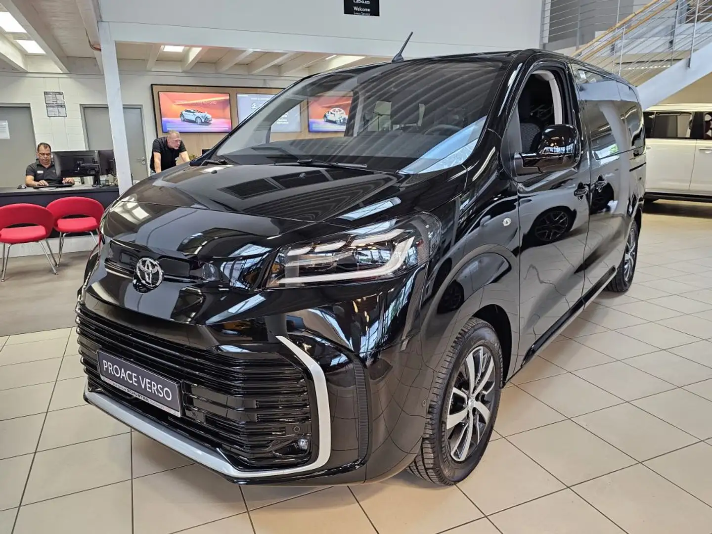 Toyota Proace Verso 2,0-l-D-4D L1 8-Sitzer Automatik Team D Schwarz - 1