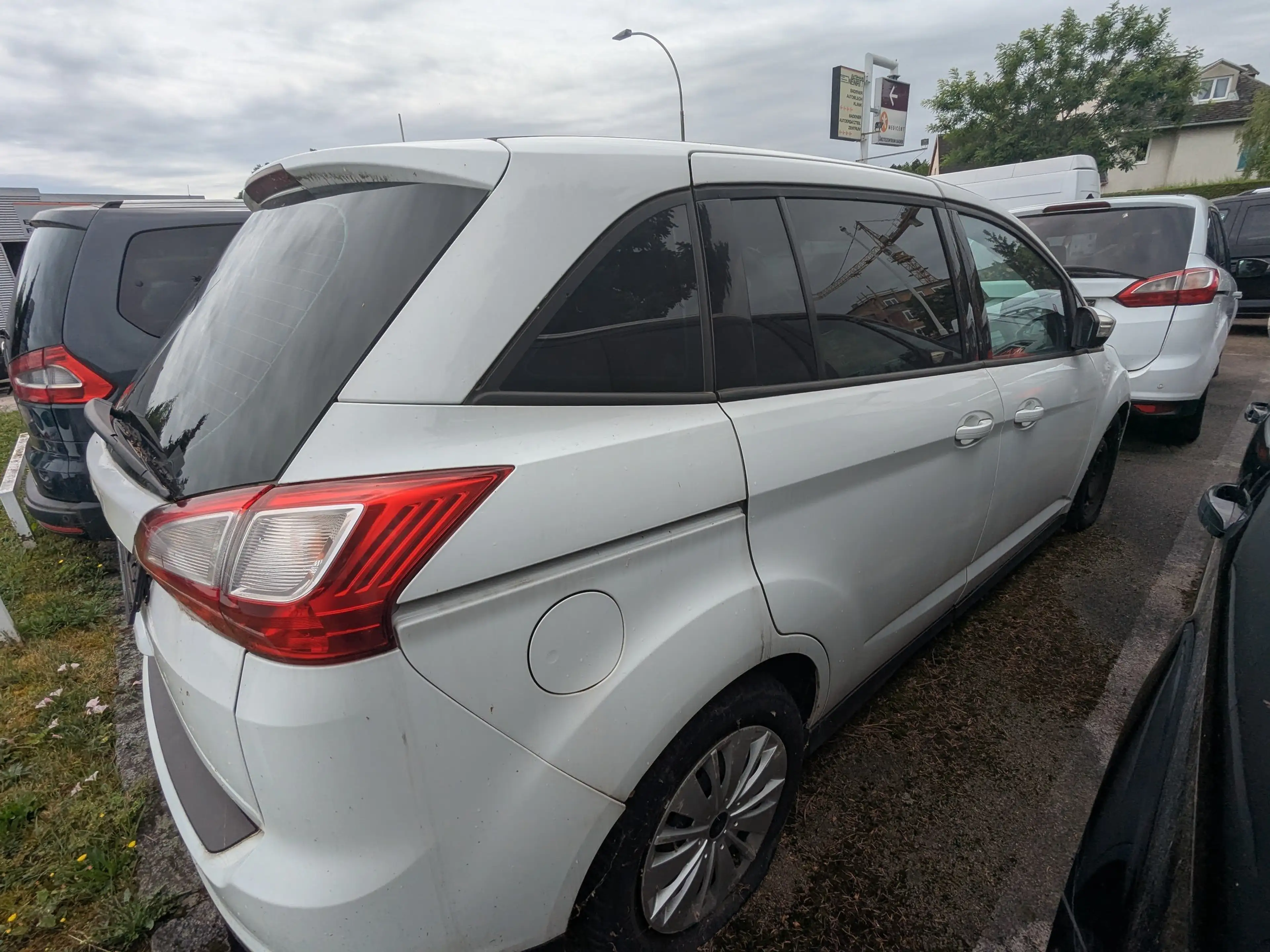 Ford Grand C-Max Trend — photo 4