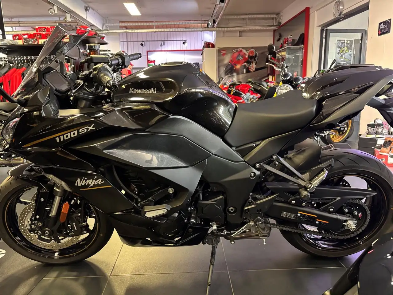 Kawasaki Ninja 1100SX