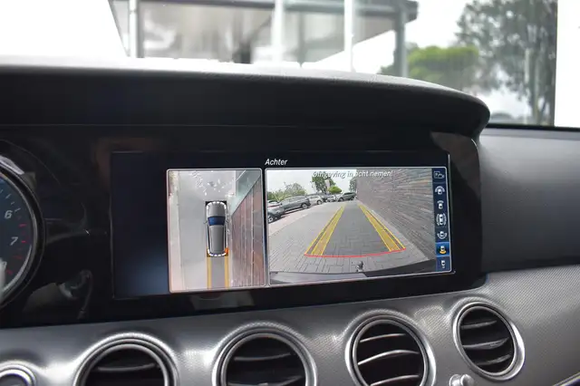 Mercedes-Benz E-Class view 8