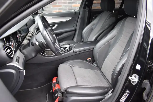 Mercedes-Benz E-Class view 5