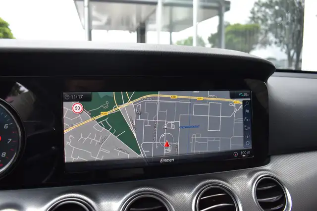 Mercedes-Benz E-Class view 9
