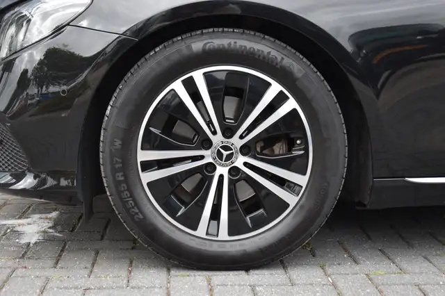 Mercedes-Benz E-Class view 11