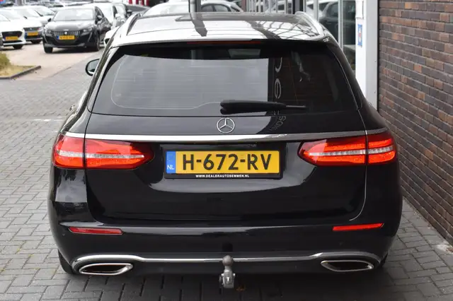Mercedes-Benz E-Class view 13