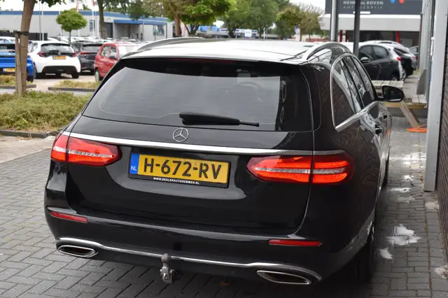 Mercedes-Benz E-Class view 14
