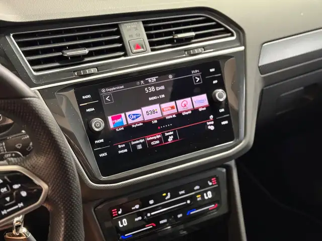 Volkswagen Tiguan view 22