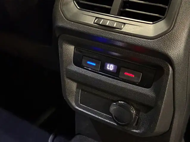 Volkswagen Tiguan view 13