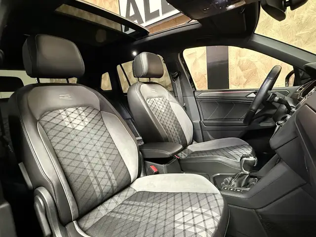 Volkswagen Tiguan view 12