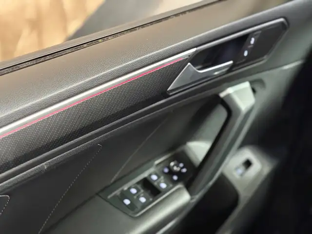 Volkswagen Tiguan view 17
