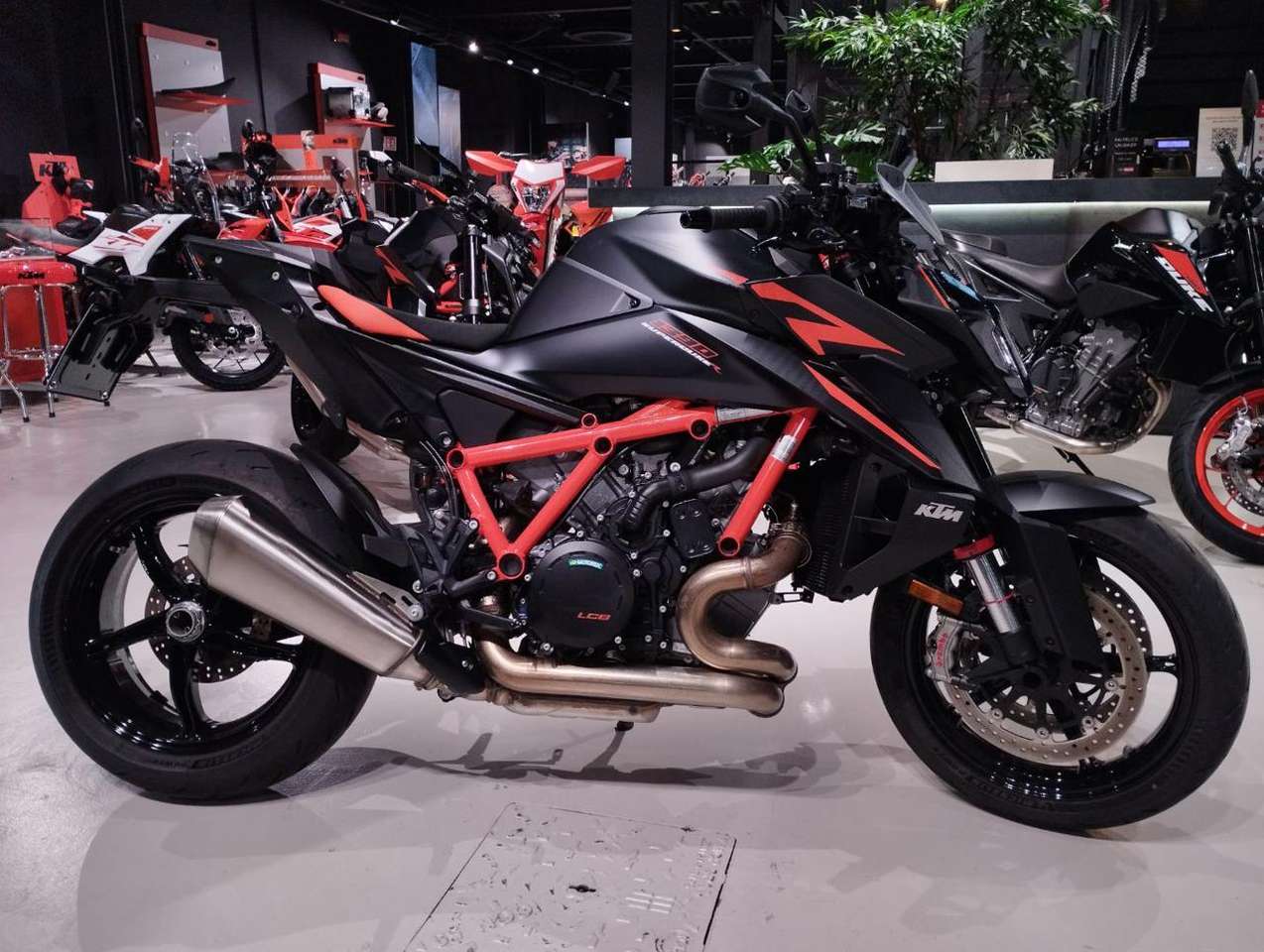 KTM 1290 Super Duke R 1390 SUPERDUKE R