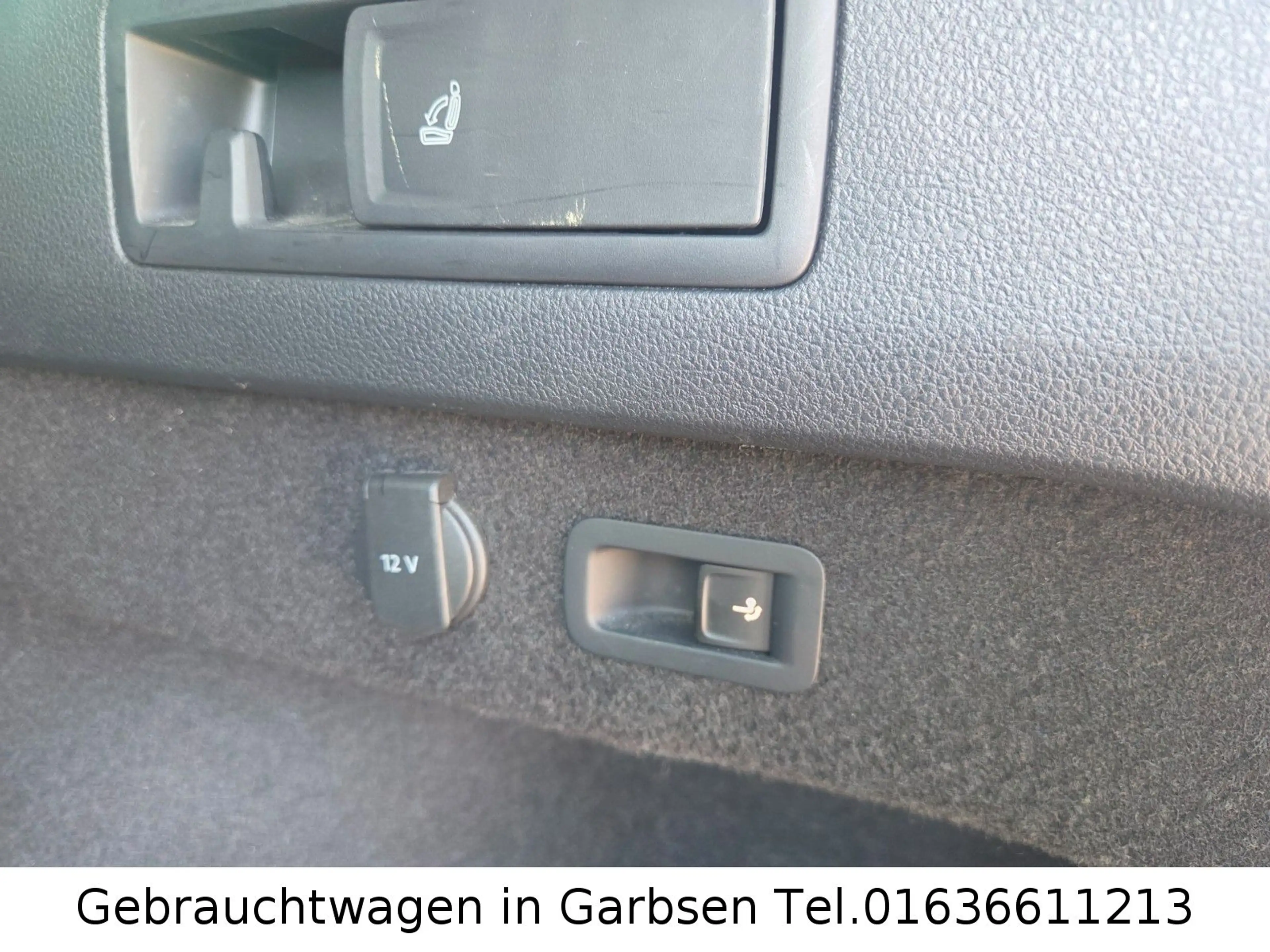 Volkswagen Passat Variant 2.0 TDI DSG NAVI AHK SHZ ACC LED — photo 17