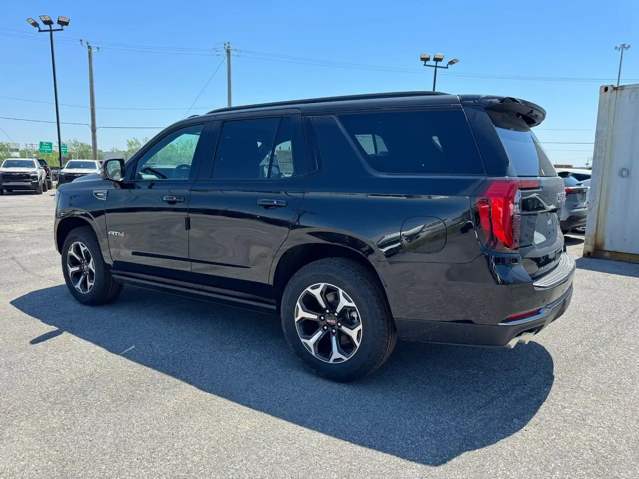 GMC Yukon снимка GMC Yukon