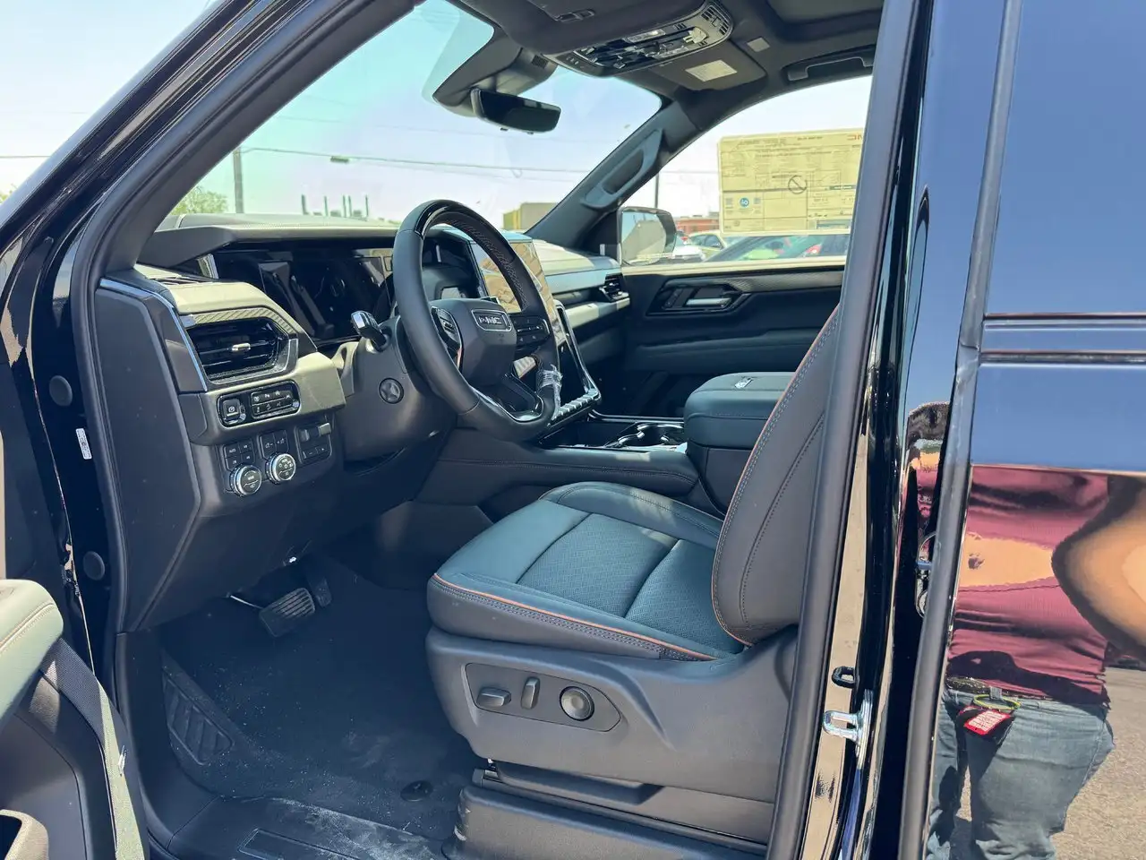 GMC Yukon снимка GMC Yukon