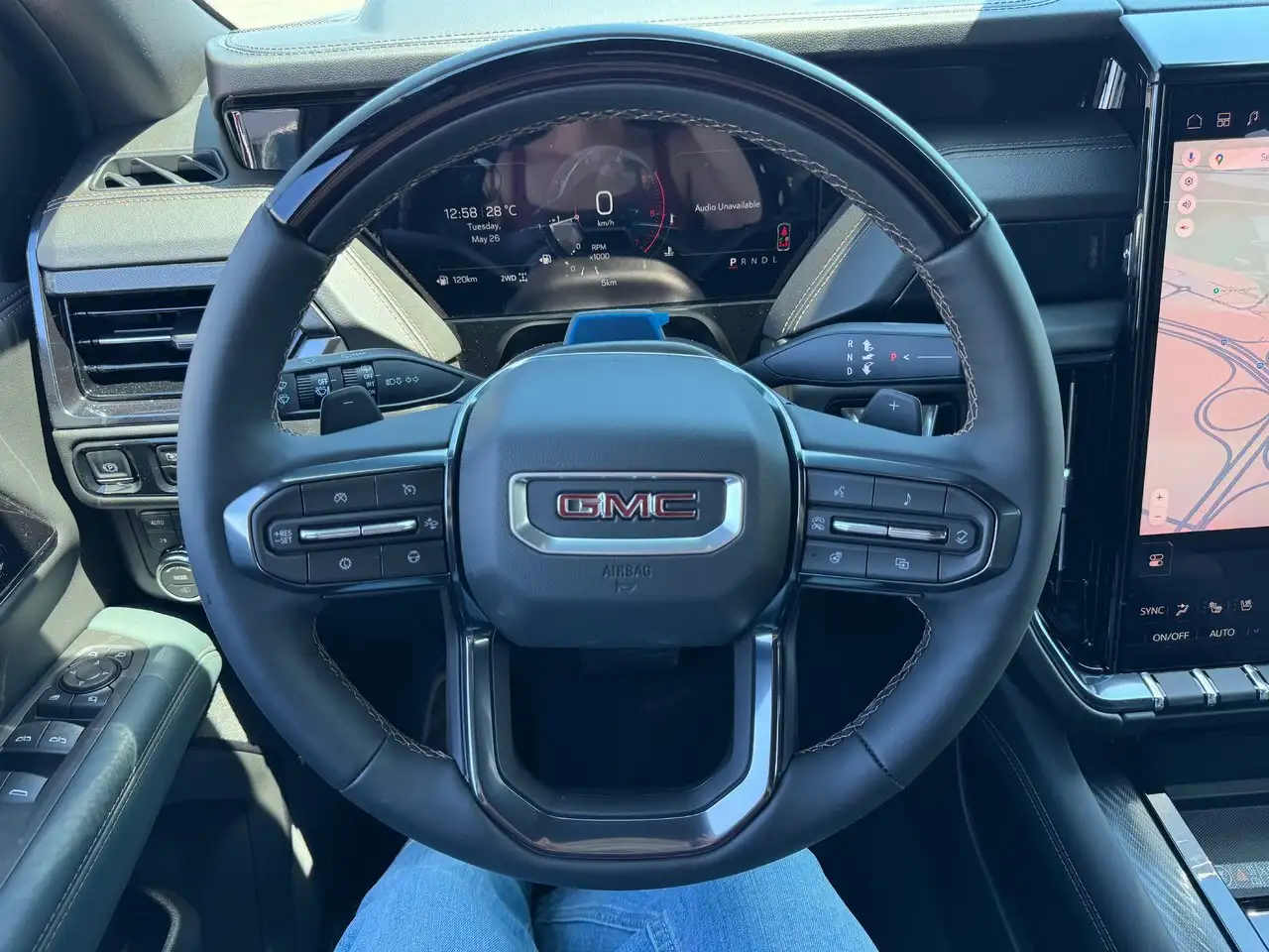 GMC Yukon снимка GMC Yukon