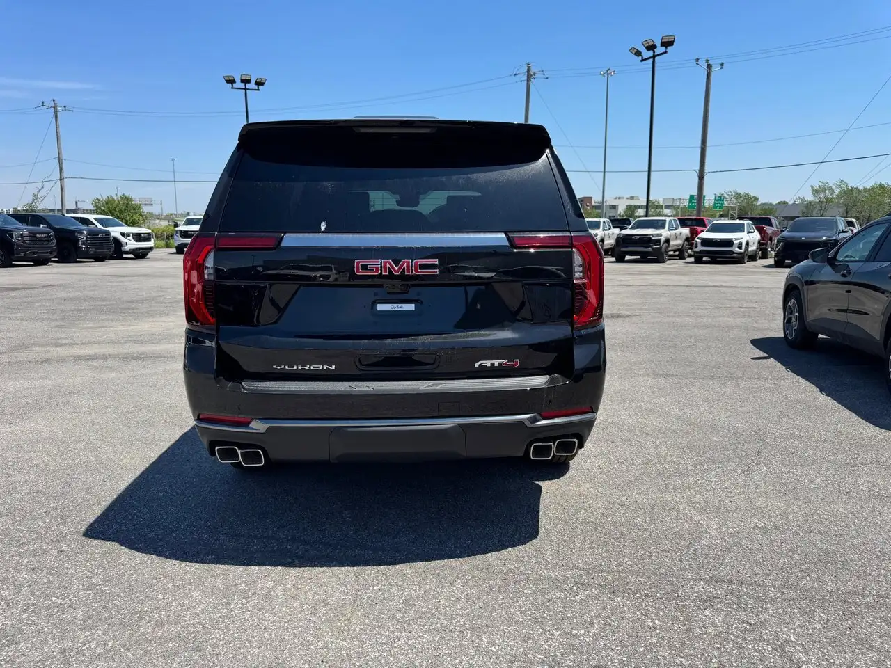 GMC Yukon снимка GMC Yukon